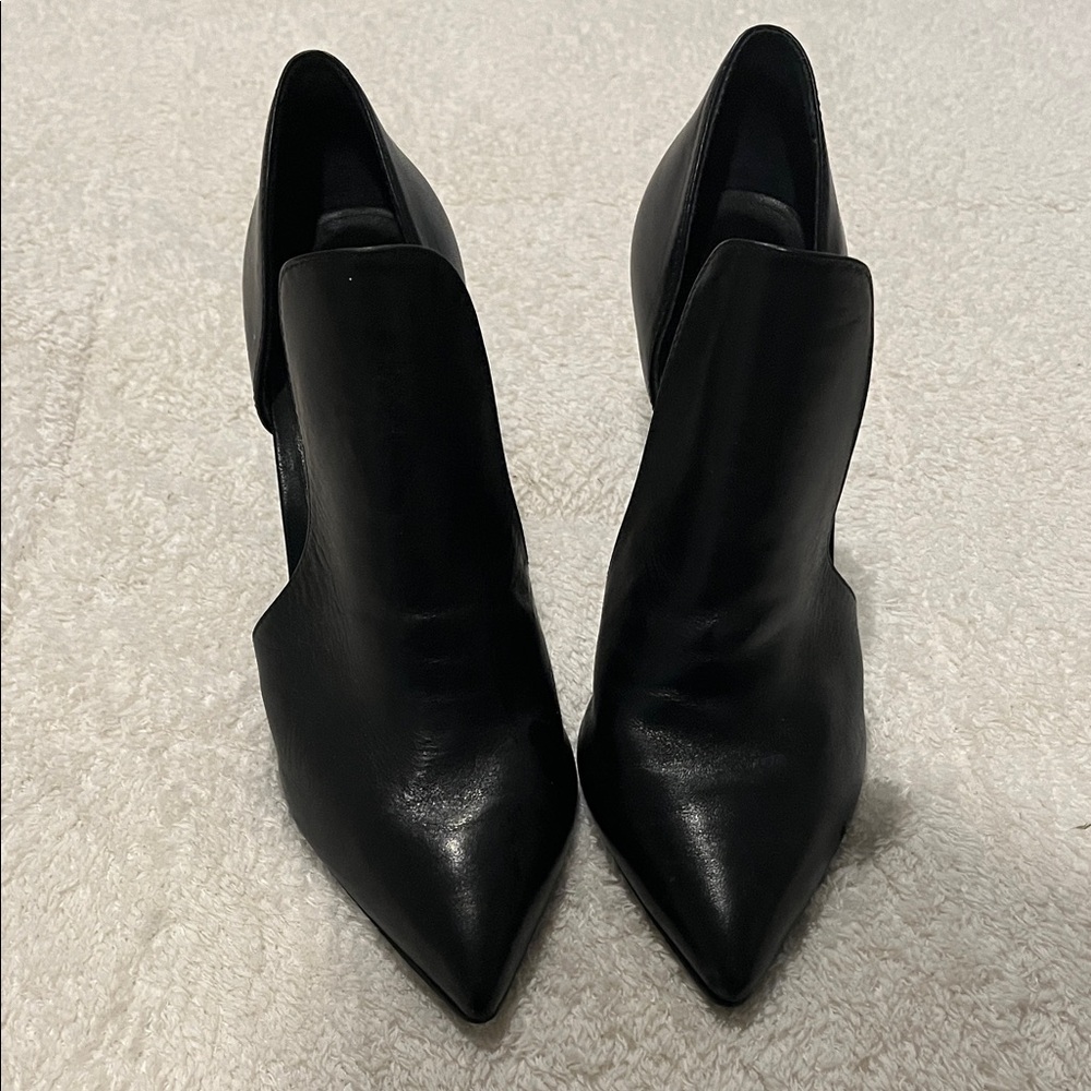 Steve Madden Black Pointed Heels